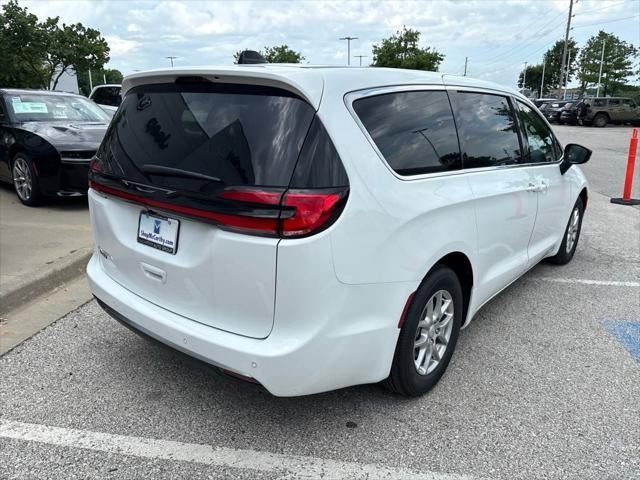 2027 Chrysler Pacifica PACIFICA SELECT