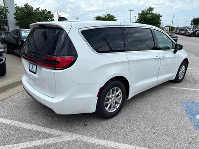 2027 Chrysler Pacifica PACIFICA SELECT