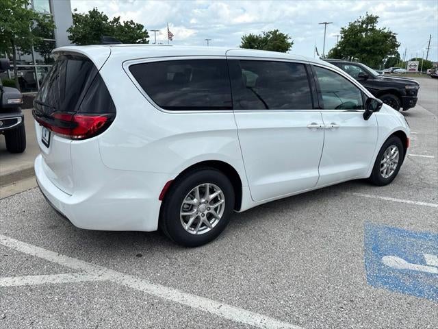 2027 Chrysler Pacifica PACIFICA SELECT