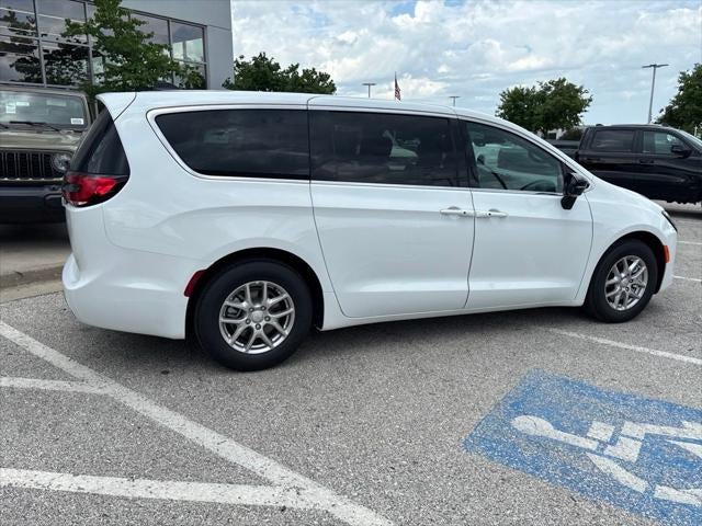 2027 Chrysler Pacifica PACIFICA SELECT