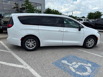 2027 Chrysler Pacifica PACIFICA SELECT