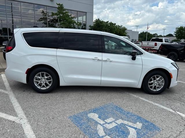 2027 Chrysler Pacifica PACIFICA SELECT