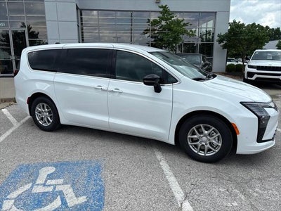 2027 Chrysler Pacifica PACIFICA SELECT