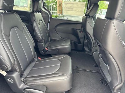 2027 Chrysler Pacifica PACIFICA SELECT