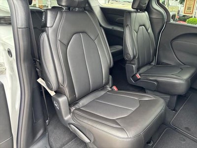 2027 Chrysler Pacifica PACIFICA SELECT