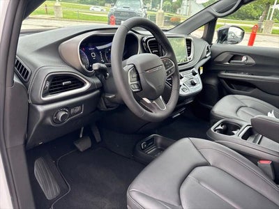 2027 Chrysler Pacifica PACIFICA SELECT