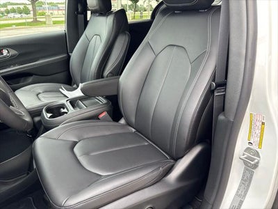 2027 Chrysler Pacifica PACIFICA SELECT