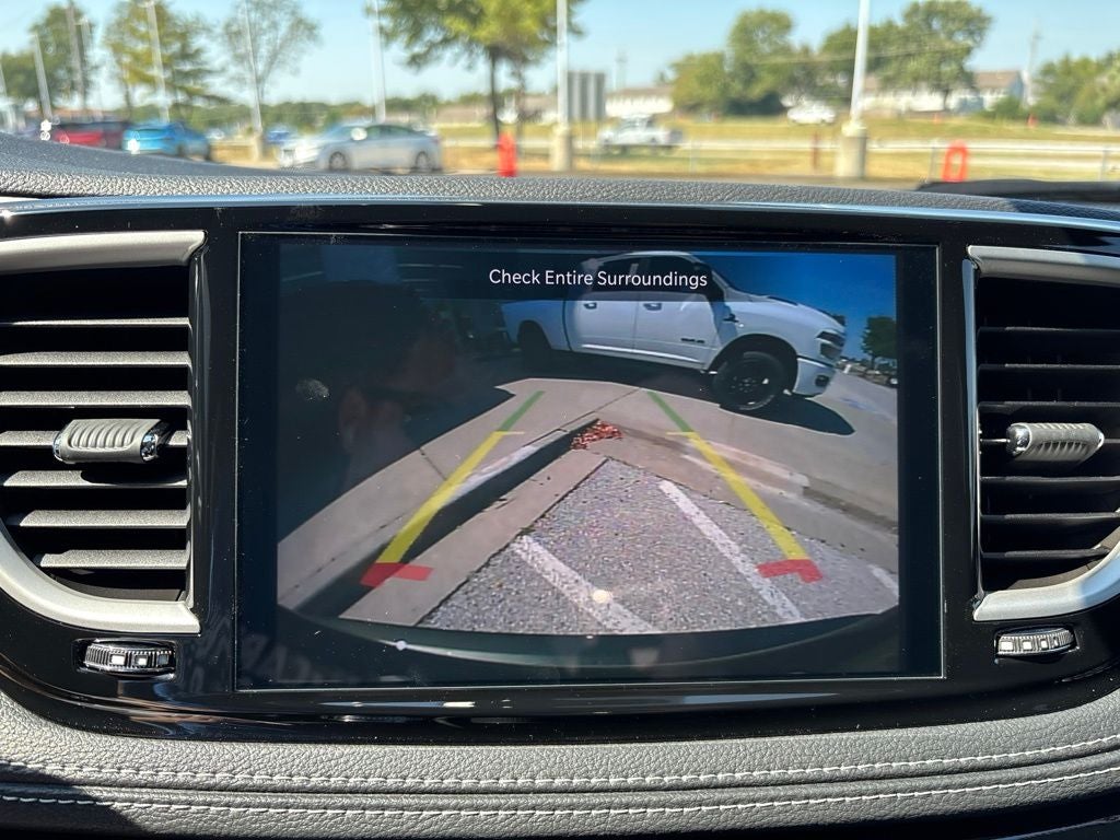 2027 Chrysler Pacifica Select