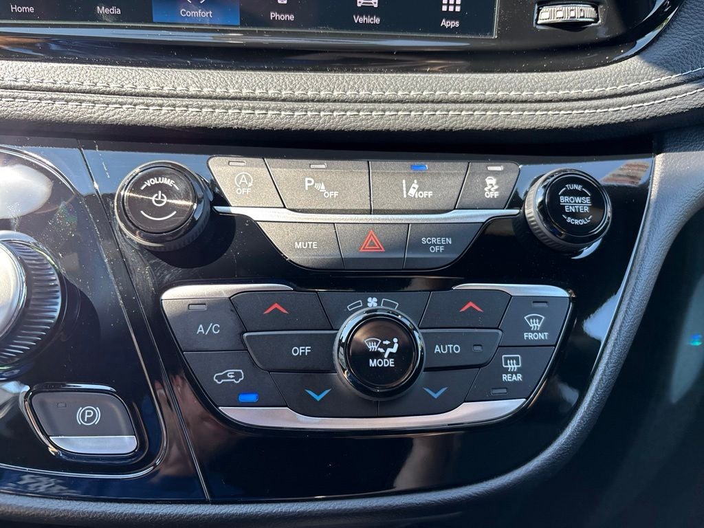 2027 Chrysler Pacifica Select