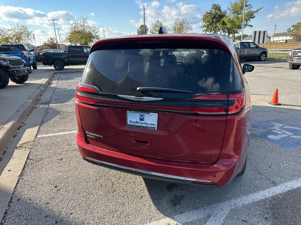 2026 Chrysler Pacifica Select