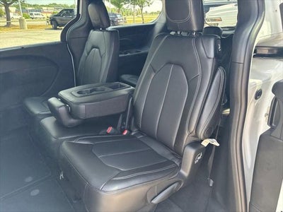 2027 Chrysler Pacifica PACIFICA SELECT