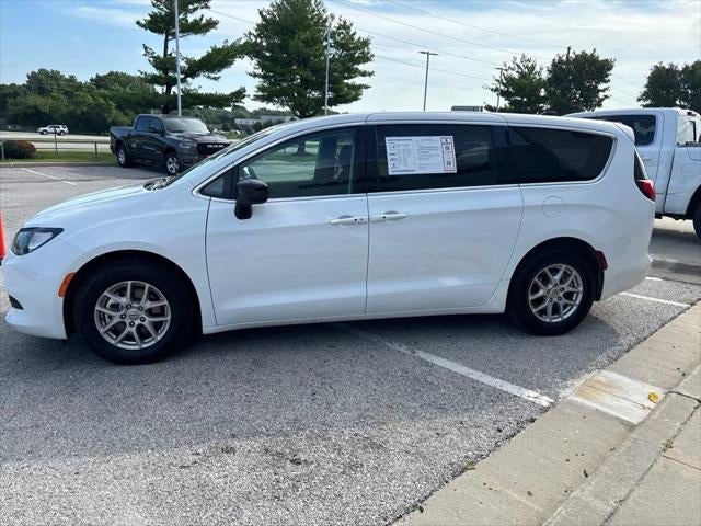 2024 Chrysler Voyager LX