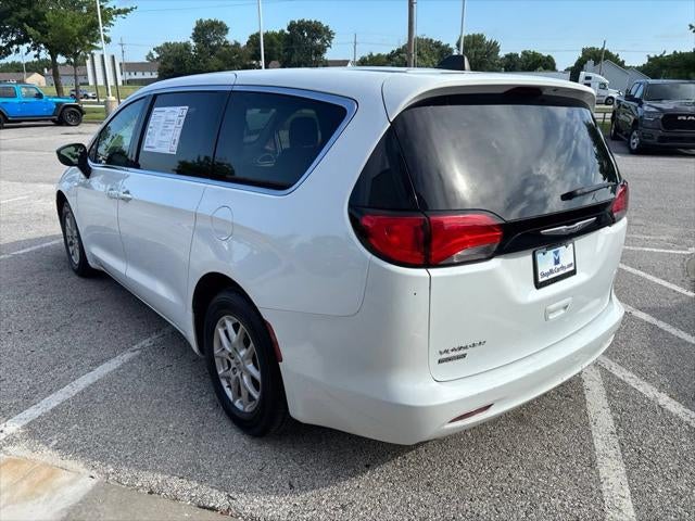 2024 Chrysler Voyager LX