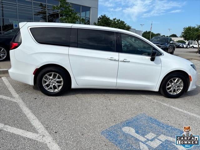 2024 Chrysler Voyager LX