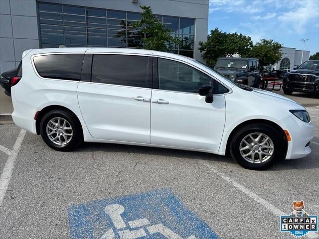 2024 Chrysler Voyager LX