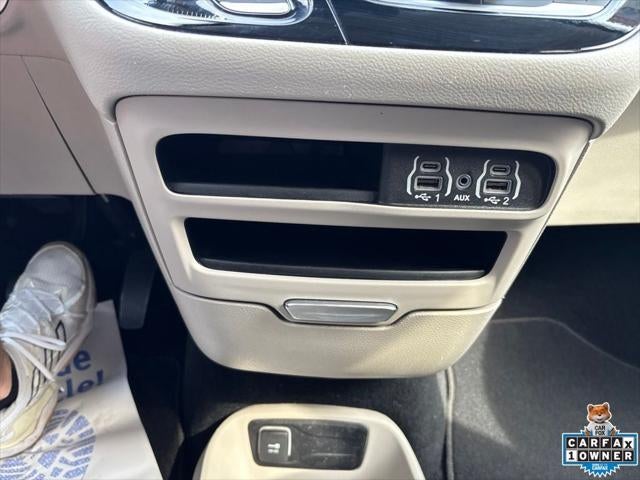 2024 Chrysler Voyager LX
