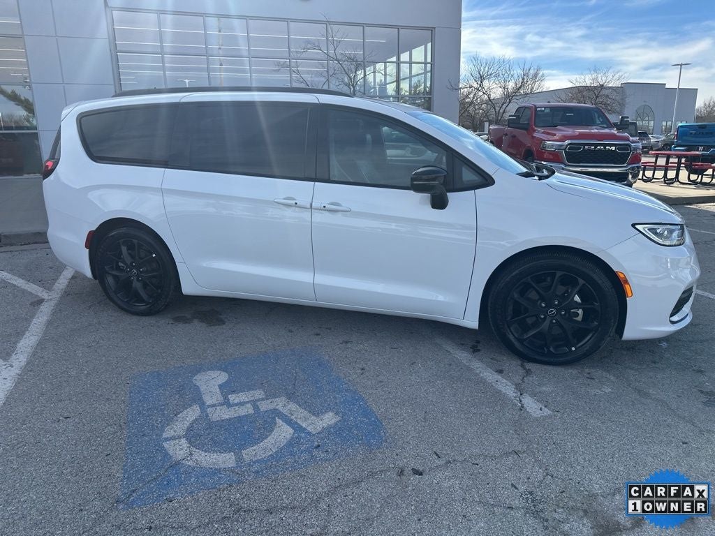 2025 Chrysler Pacifica Limited