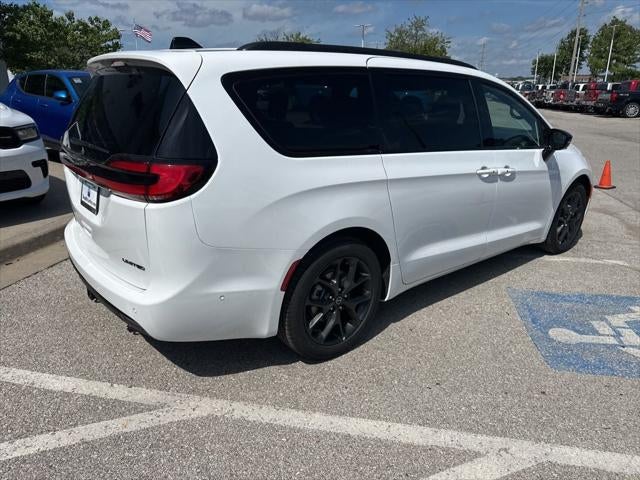 2025 Chrysler Pacifica PACIFICA LIMITED