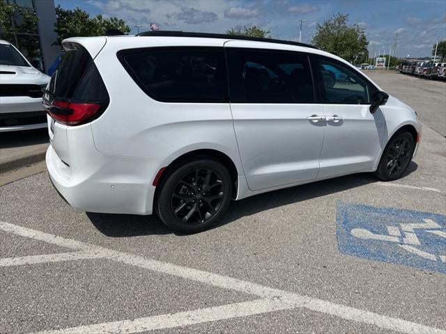 2025 Chrysler Pacifica PACIFICA LIMITED