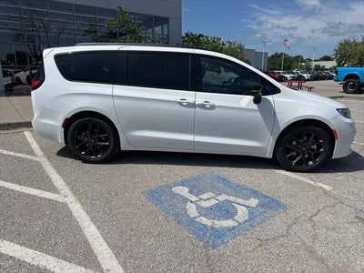 2025 Chrysler Pacifica PACIFICA LIMITED