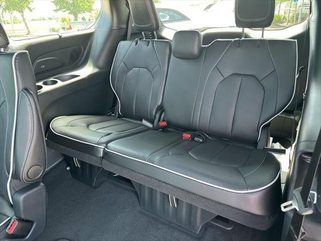 2025 Chrysler Pacifica PACIFICA LIMITED