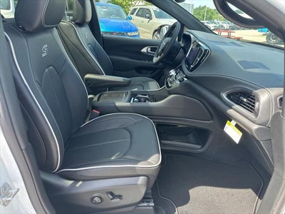 2025 Chrysler Pacifica PACIFICA LIMITED