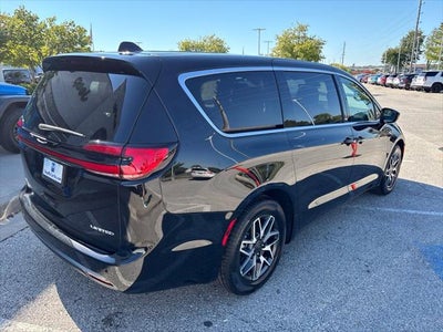 2027 Chrysler Pacifica PACIFICA LIMITED