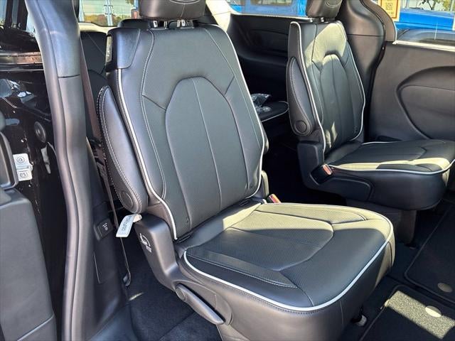 2027 Chrysler Pacifica PACIFICA LIMITED
