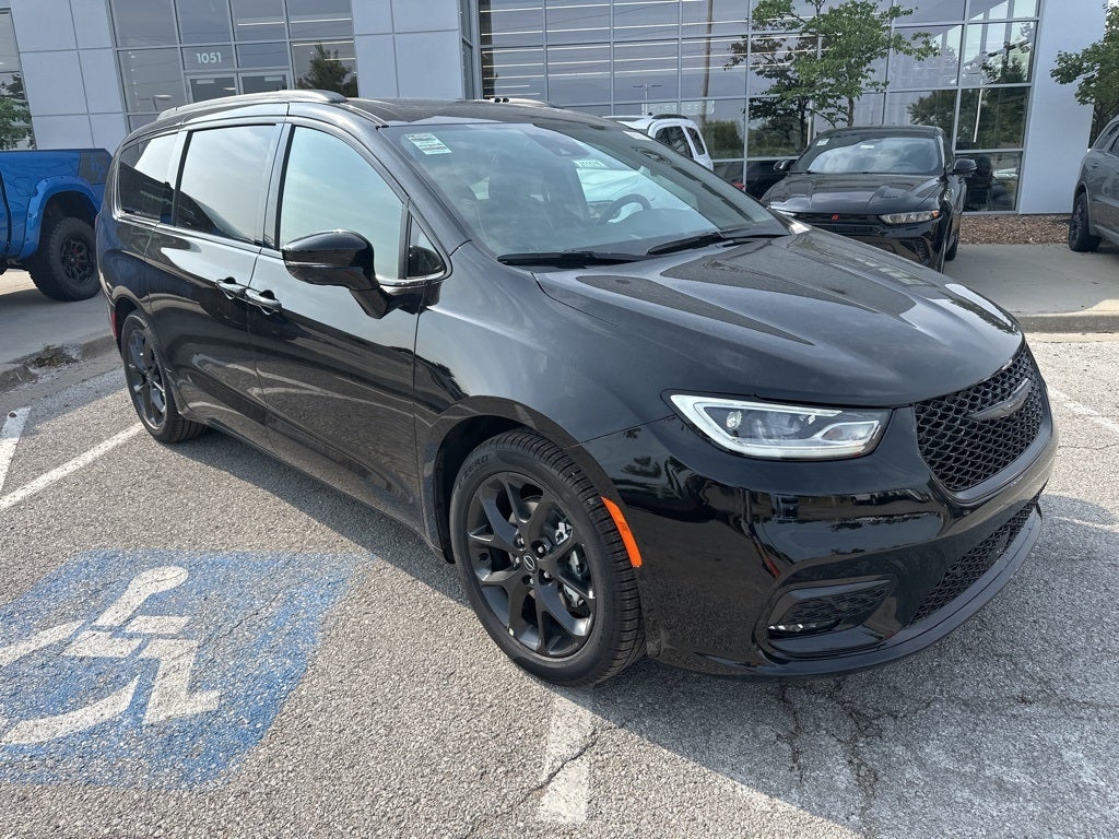 2026 Chrysler Pacifica Limited