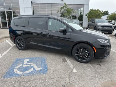2026 Chrysler Pacifica Limited