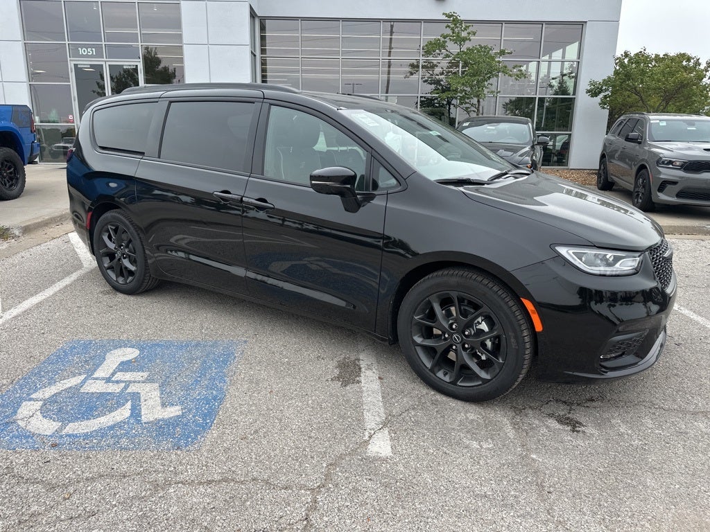 2026 Chrysler Pacifica Limited