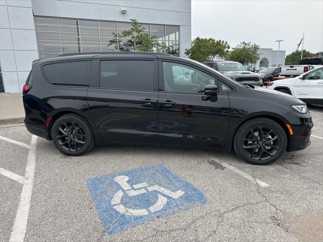 2026 Chrysler Pacifica PACIFICA LIMITED