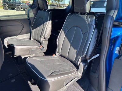2027 Chrysler Pacifica PACIFICA LIMITED