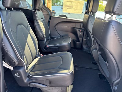 2027 Chrysler Pacifica PACIFICA LIMITED