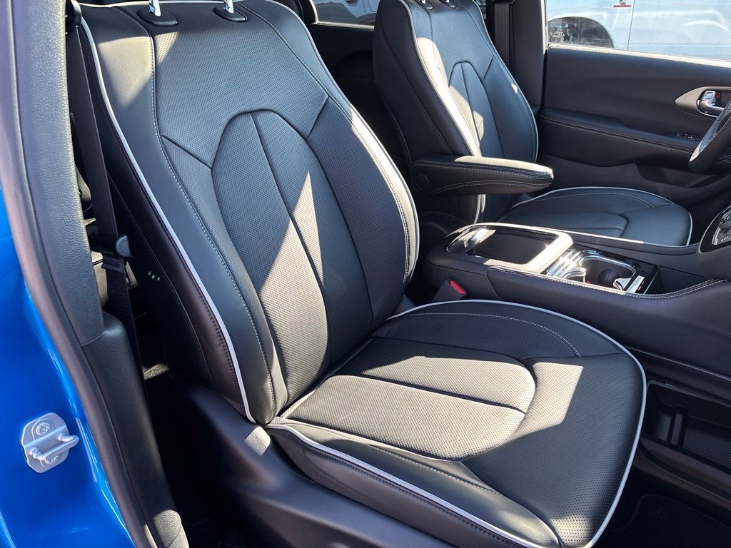 2027 Chrysler Pacifica PACIFICA LIMITED