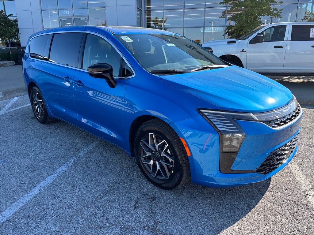 2027 Chrysler Pacifica PACIFICA LIMITED
