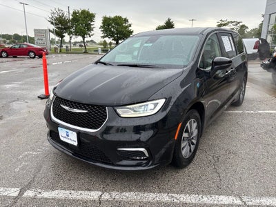 2023 Chrysler Pacifica Hybrid Touring L