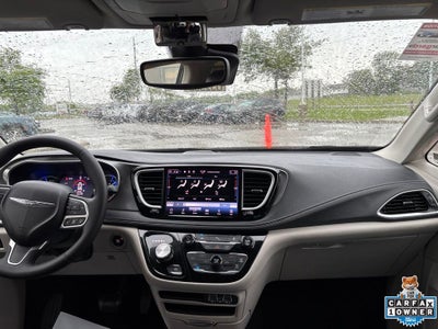 2023 Chrysler Pacifica Hybrid Touring L