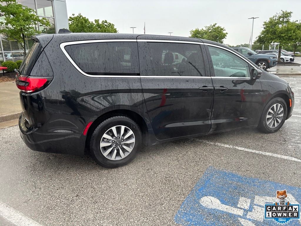 2023 Chrysler Pacifica Hybrid Touring L