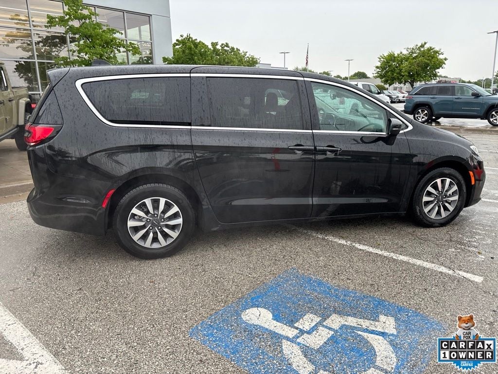 2023 Chrysler Pacifica Hybrid Touring L