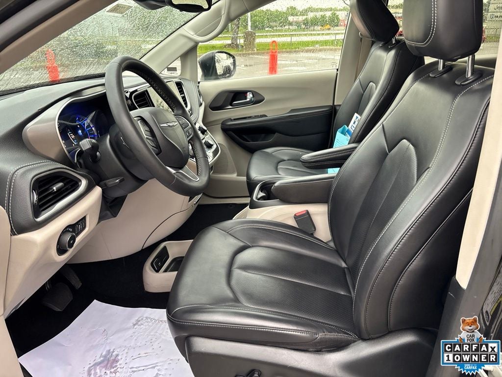 2023 Chrysler Pacifica Hybrid Touring L