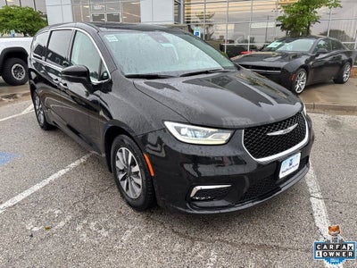2023 Chrysler Pacifica Hybrid Touring L