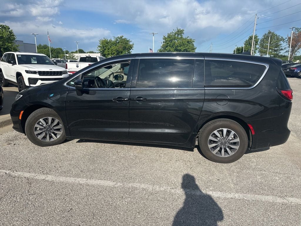 2023 Chrysler Pacifica Hybrid Touring L
