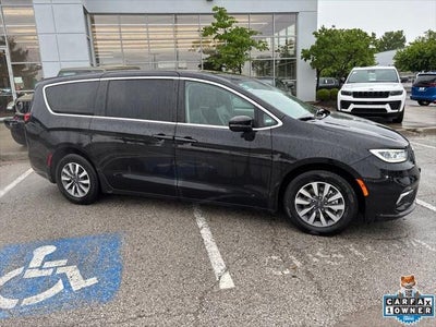 2023 Chrysler Pacifica Hybrid Touring L