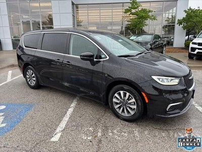 2023 Chrysler Pacifica Hybrid Touring L