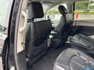 2023 Chrysler Pacifica Hybrid Touring L