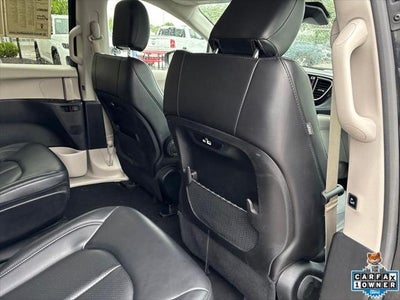 2023 Chrysler Pacifica Hybrid Touring L
