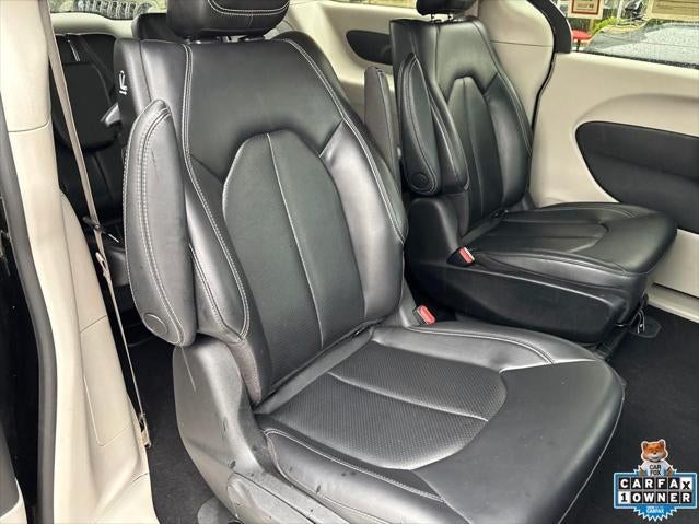 2023 Chrysler Pacifica Hybrid Touring L