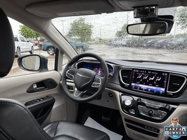 2023 Chrysler Pacifica Hybrid Touring L