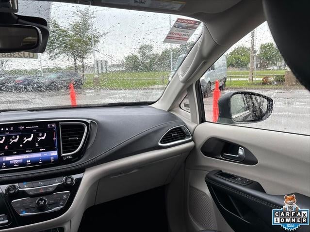 2023 Chrysler Pacifica Hybrid Touring L